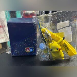 Pokemon Pikachu Keychain & 1 Pokemon Cards